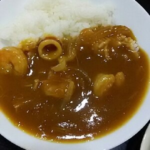 魚介たっぷりな本格的シーフードカレー